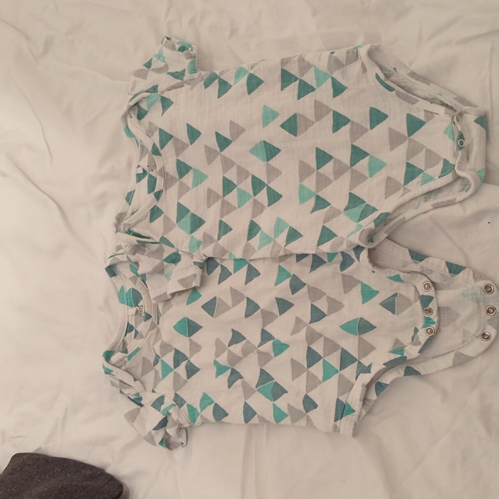 Aden + Anais onesie bodysuits boy blue 0-3 and 6-9 months